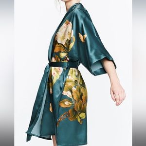 Kim+Ono washable silk peony & butterfly robe